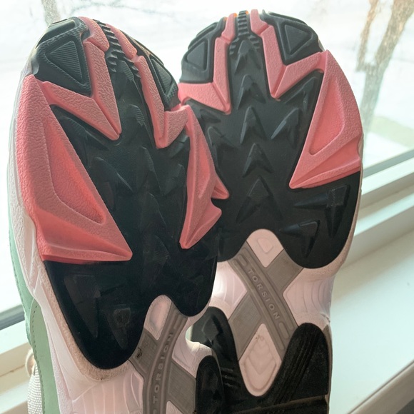 Adidas Falcon Shoes - Picture 3 of 6